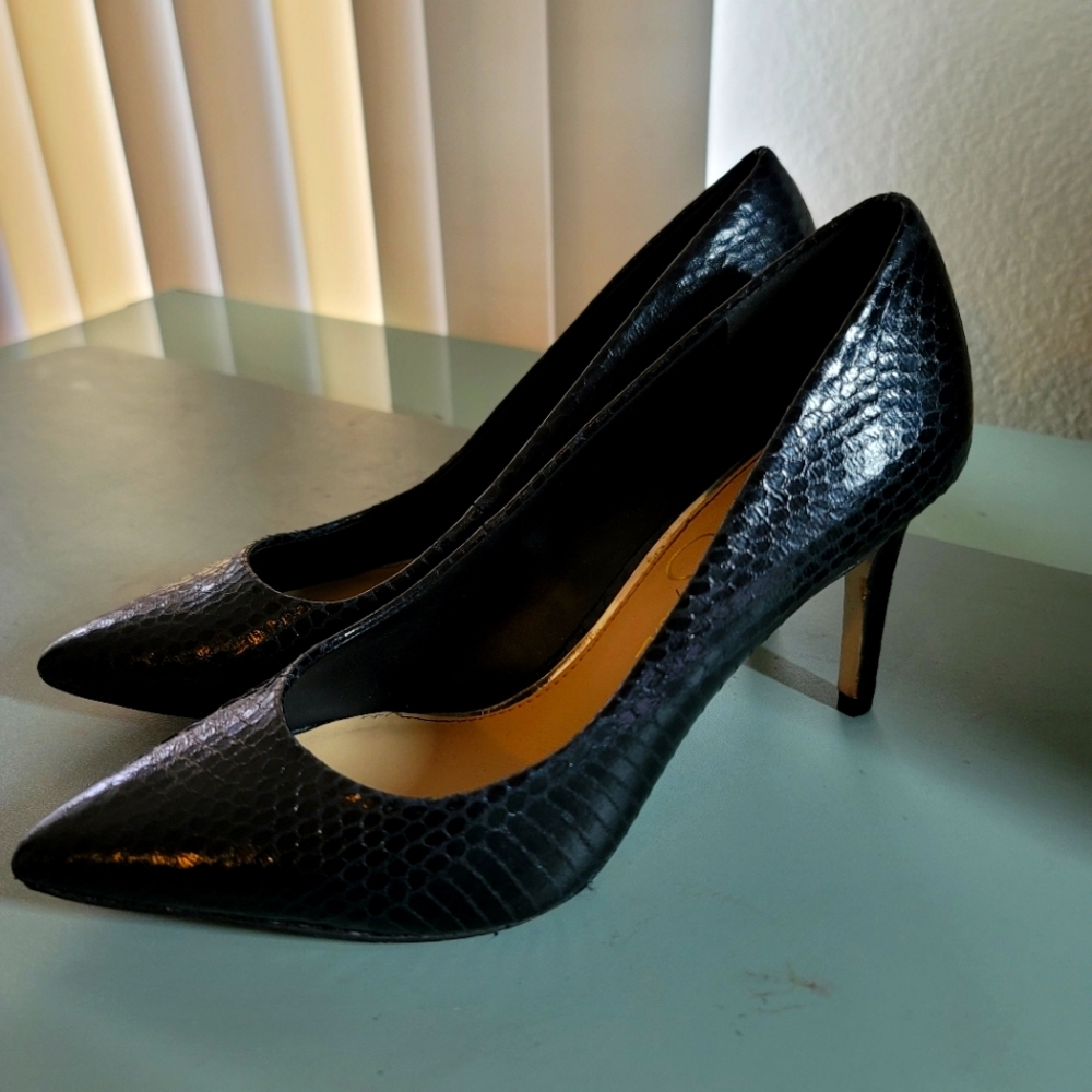 Jessica Simpson Pointed Python Pumps Size 6.5
